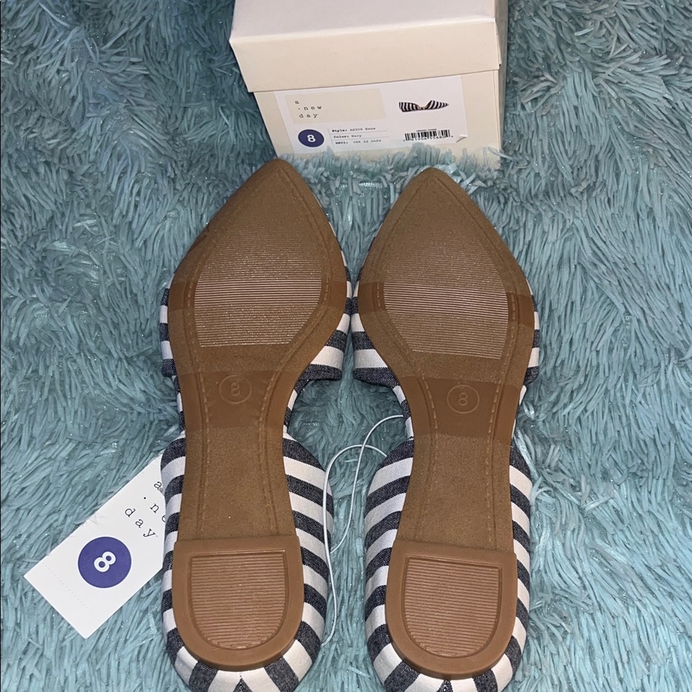 A NEW DAY TRENDY NAVY/ WHITE STRIPE POINTED SHOE FLATS NWT SIZE 8 - Picture 5 of 7